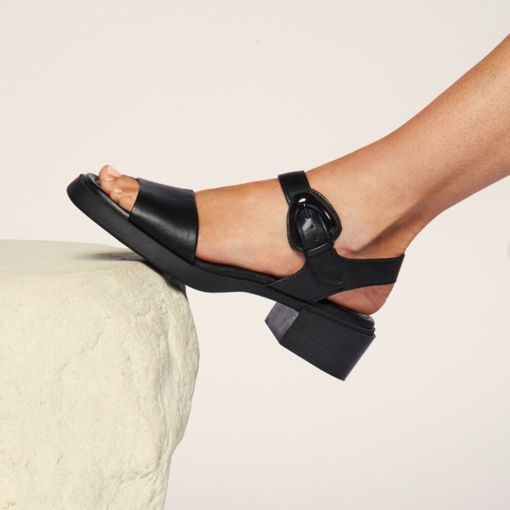 AEROSOLES Dorian Chunky Heel Sandals NWT